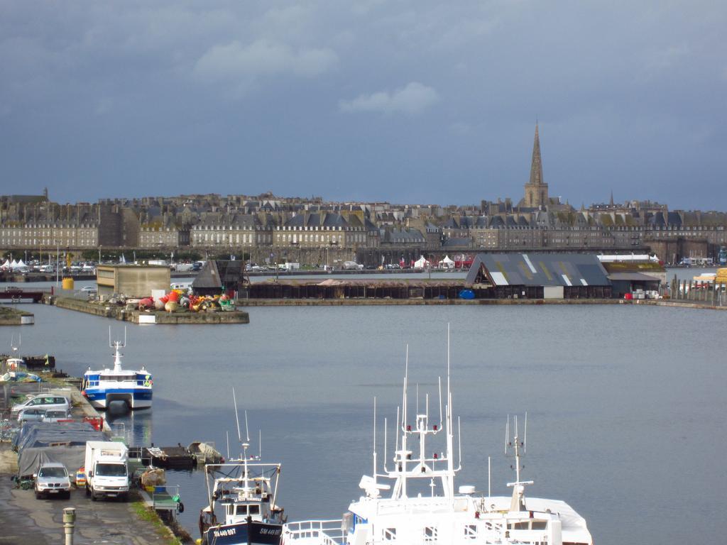 Hotel Ibis Styles Saint Malo Port Exterior foto