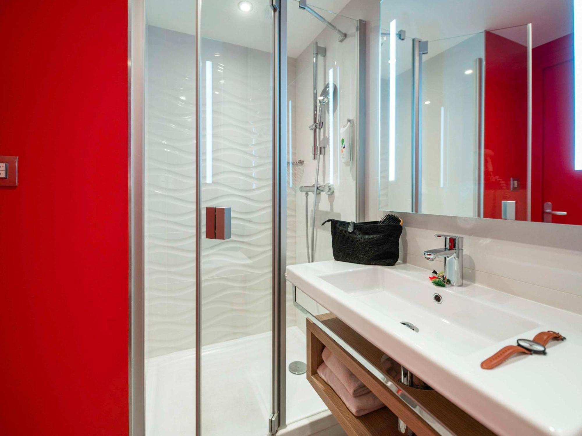 Hotel Ibis Styles Saint Malo Port Exterior foto