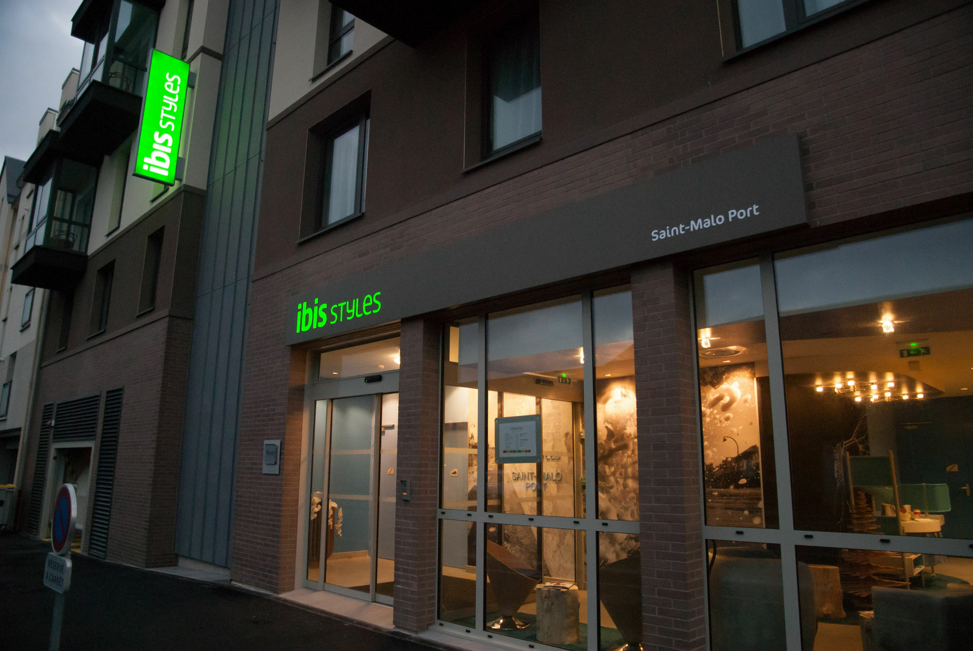 Hotel Ibis Styles Saint Malo Port Exterior foto